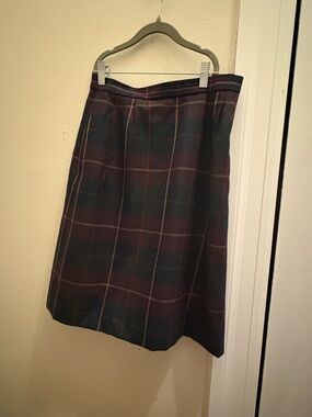 Jones New York Dark Green and Burgundy Plaid Midi Skirt